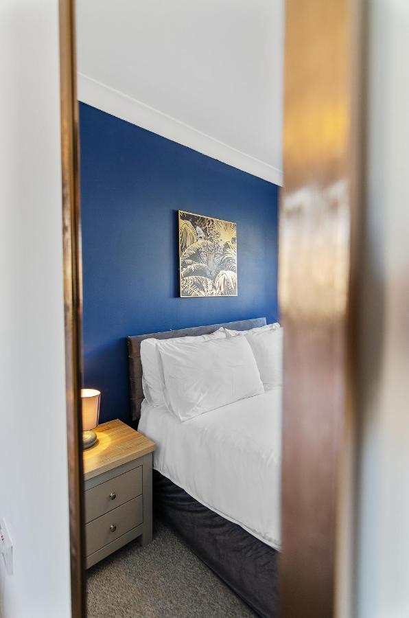 Вилла 4Br Townhouse Wbalcony Free Parking Fast Wi-Fi Норвич Экстерьер фото