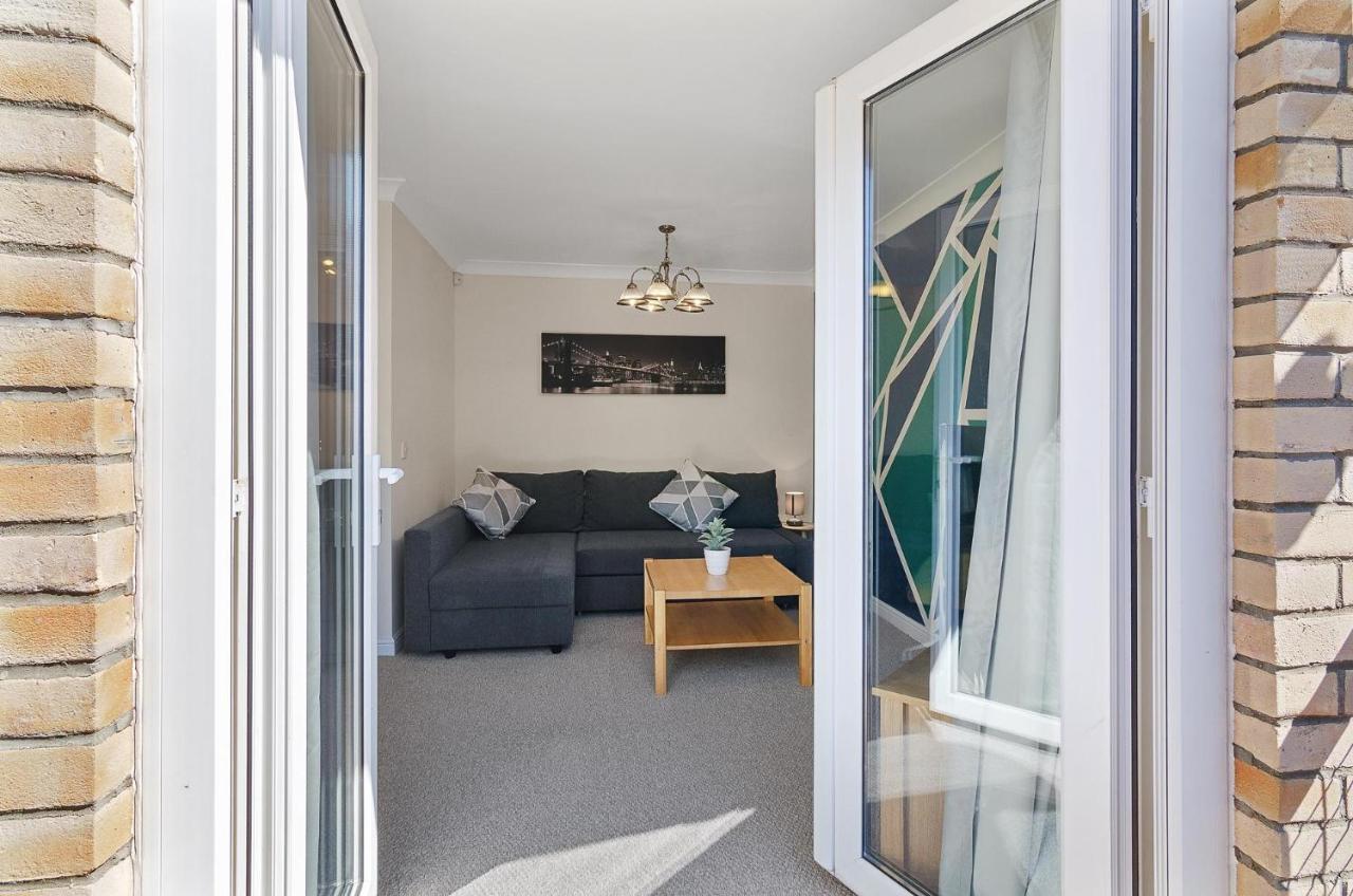 Вилла 4Br Townhouse Wbalcony Free Parking Fast Wi-Fi Норвич Экстерьер фото