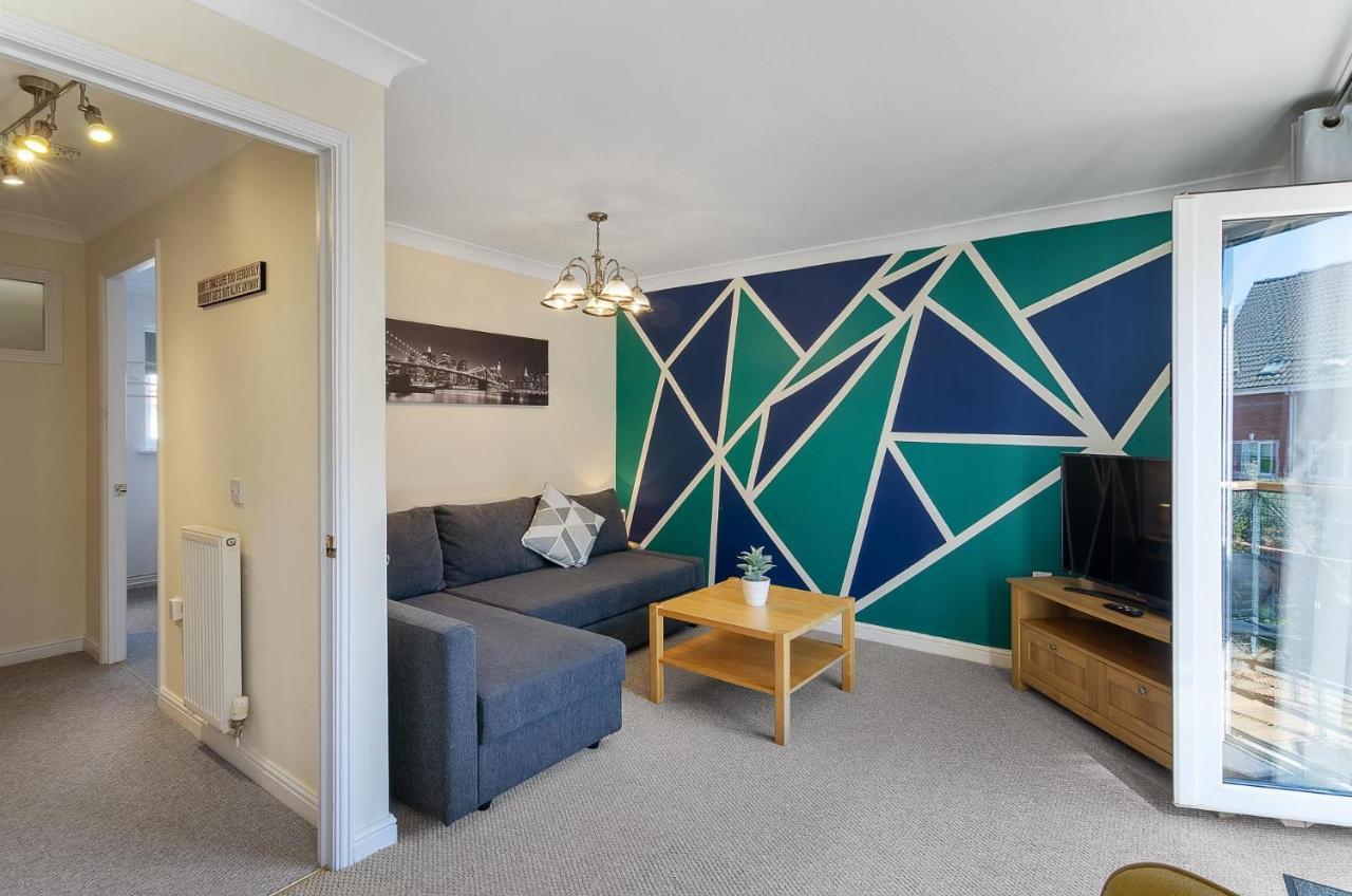 Вилла 4Br Townhouse Wbalcony Free Parking Fast Wi-Fi Норвич Экстерьер фото