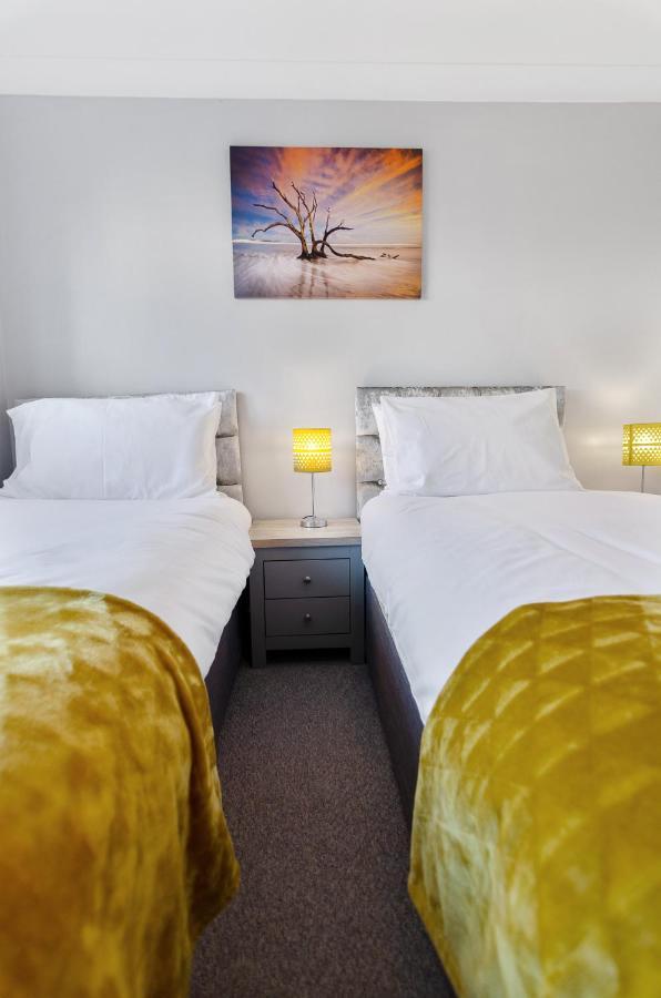 Вилла 4Br Townhouse Wbalcony Free Parking Fast Wi-Fi Норвич Экстерьер фото