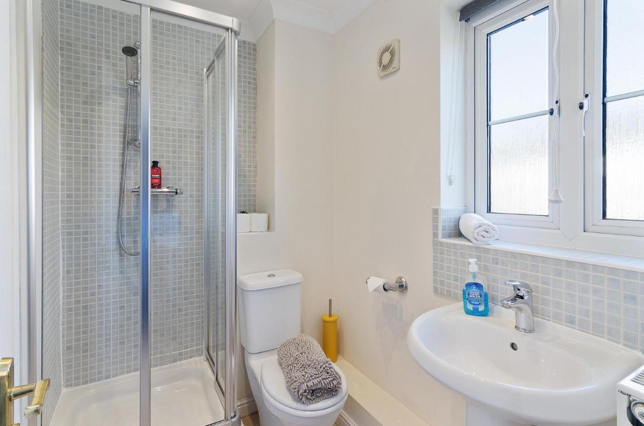 Вилла 4Br Townhouse Wbalcony Free Parking Fast Wi-Fi Норвич Экстерьер фото
