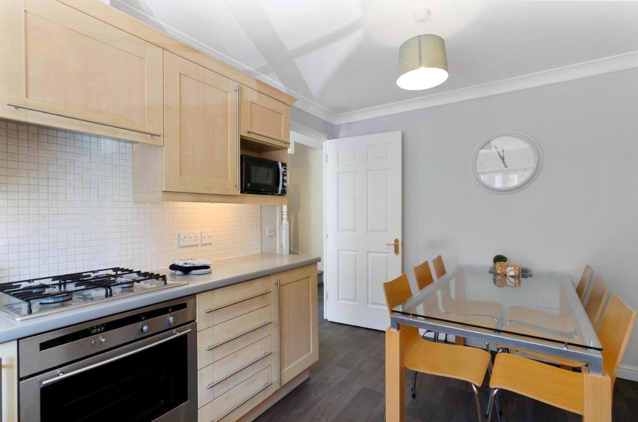 Вилла 4Br Townhouse Wbalcony Free Parking Fast Wi-Fi Норвич Экстерьер фото
